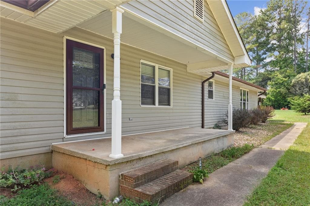 3 bedroom, 2 bathroom, 1,334 sq ft single family residence for sale at 8535 Downs Road, Winston, GA 30187 — photo 3
