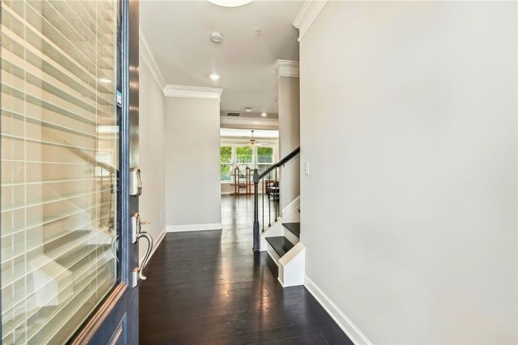 3 bedroom, 3 bathroom, 2,042 sq ft single family residence for sale at 58 W Dixie Avenue, Marietta, GA 30008 — photo 3