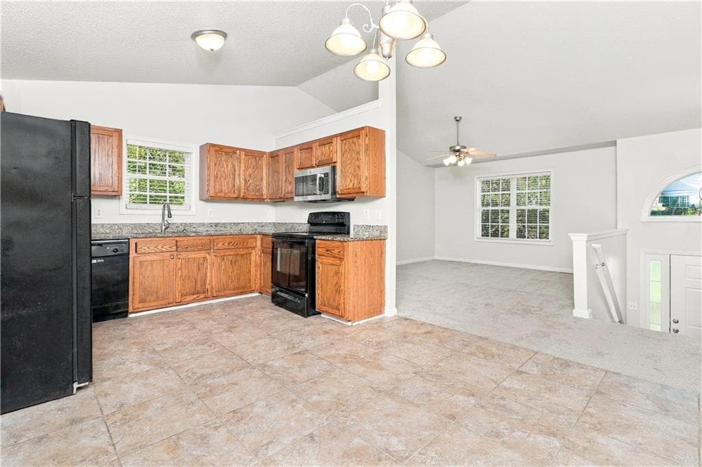 3 bedroom, 2 bathroom, 1,626 sq ft single family residence for sale at 315 Thorn Thicket Way, Rockmart, GA 30153 — photo 9