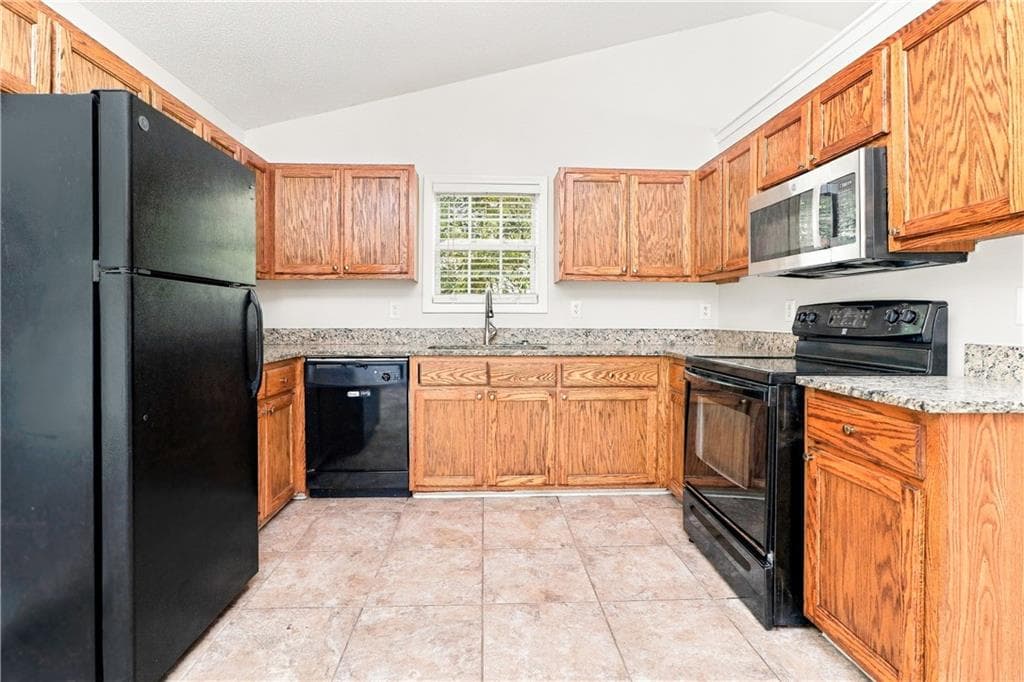 3 bedroom, 2 bathroom, 1,626 sq ft single family residence for sale at 315 Thorn Thicket Way, Rockmart, GA 30153 — photo 10