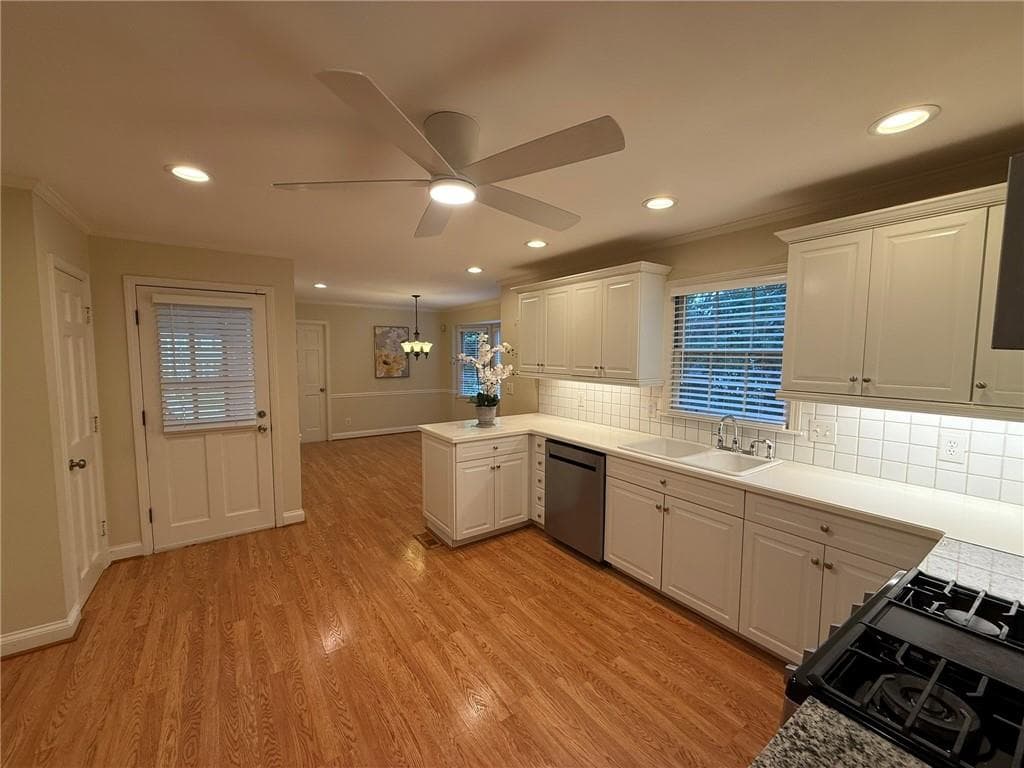 5 bedroom, 3 bathroom, 3,523 sq ft single family residence for rent at 1931 Peeler Road, Atlanta, GA 30338 for $3,550 a month — photo 10