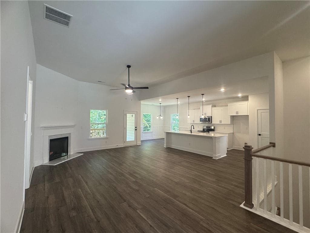 3 bedroom, 3 bathroom, 3,222 sq ft single family residence for sale at 354 Blackberry Court, Pendergrass, GA 30567 — photo 4