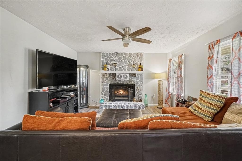 3 bedroom, 2 bathroom, 1,495 sq ft single family residence for sale at 481 Don Circle, Marietta, GA 30064 — photo 6