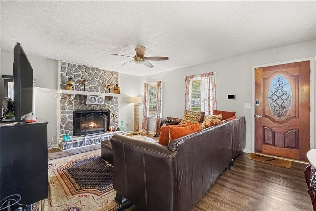 3 bedroom, 2 bathroom, 1,495 sq ft single family residence for sale at 481 Don Circle, Marietta, GA 30064 — photo 7