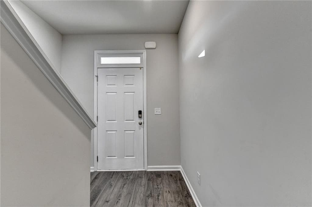 5 bedroom, 3 bathroom, 2,381 sq ft single family residence for sale at 68 Mead Court, Hoschton, GA 30548 — photo 4