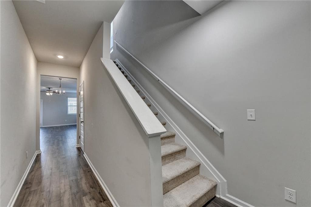 5 bedroom, 3 bathroom, 2,381 sq ft single family residence for sale at 68 Mead Court, Hoschton, GA 30548 — photo 5