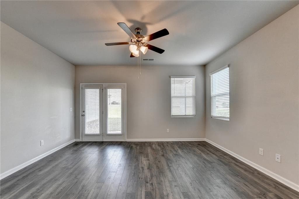 5 bedroom, 3 bathroom, 2,381 sq ft single family residence for sale at 68 Mead Court, Hoschton, GA 30548 — photo 10