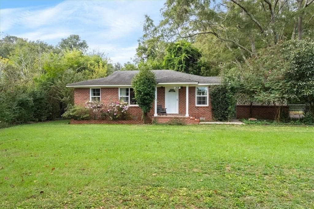 3 bedroom, 1 bathroom, 1,131 sq ft single family residence for sale at 318 State Route 20 Spur, Cartersville, GA 30121 — photo 2