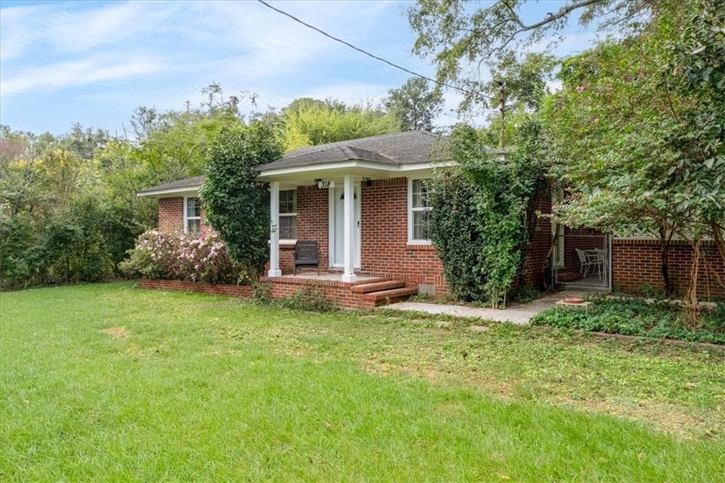 3 bedroom, 1 bathroom, 1,131 sq ft single family residence for sale at 318 State Route 20 Spur, Cartersville, GA 30121 — photo 4