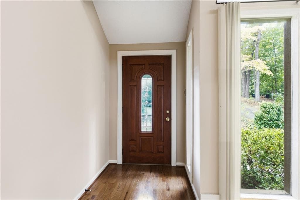 3 bedroom, 2 bathroom, 2,664 sq ft single family residence for sale at 1515 Kincaid Road, Marietta, GA 30066 — photo 3