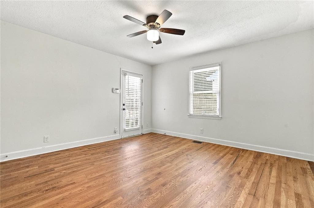3 bedroom, 2 bathroom, 1,714 sq ft single family residence for sale at 376 Hooper Street, Atlanta, GA 30317 — photo 9