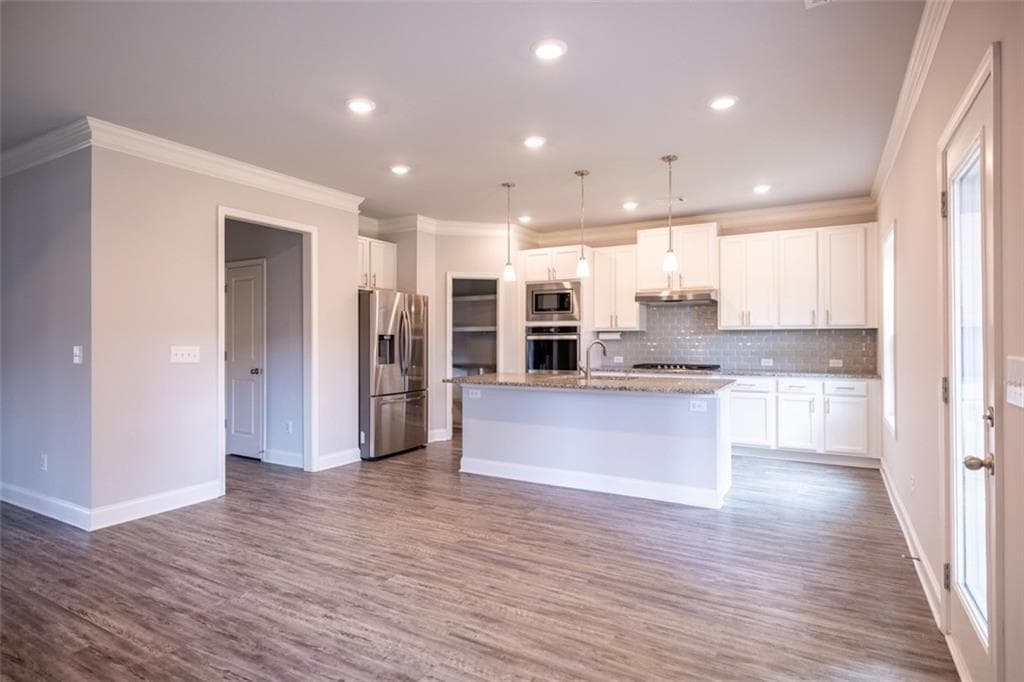 5 bedroom, 4 bathroom, 3,385 sq ft single family residence for sale at 352 Newshaw Drive, Lawrenceville, GA 30046 — photo 5