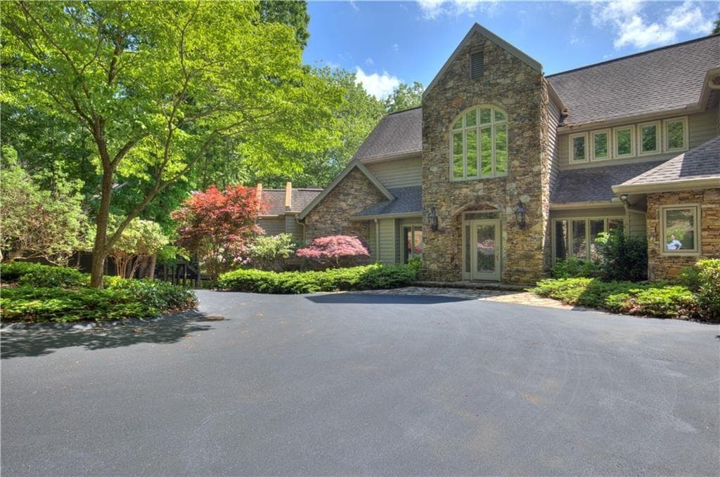 5 bedroom, 6 bathroom, 7,353 sq ft single family residence for sale at 255 Indigo Bunting Trail, Big Canoe, GA 30143 — photo 2