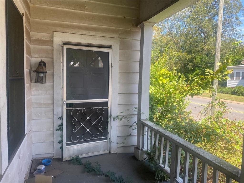 3 bedroom, 3 bathroom, 1,173 sq ft single family residence for sale at 1016 Nicholson, Richland, GA 31825 — photo 2