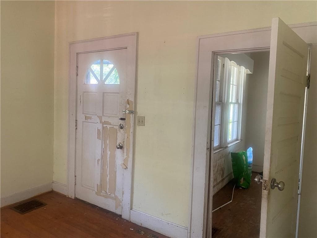 3 bedroom, 3 bathroom, 1,173 sq ft single family residence for sale at 1016 Nicholson, Richland, GA 31825 — photo 3