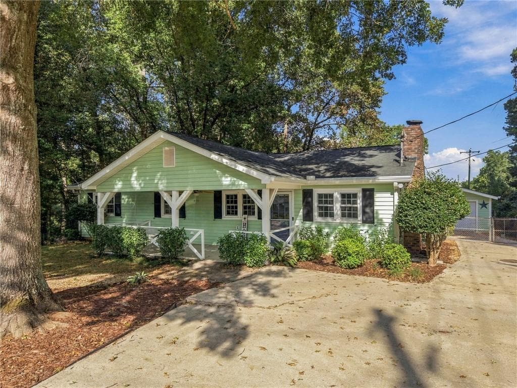 3 bedroom, 2 bathroom, 1,536 sq ft single family residence for sale at 6003 Lake Lanier Heights Road, Buford, GA 30518