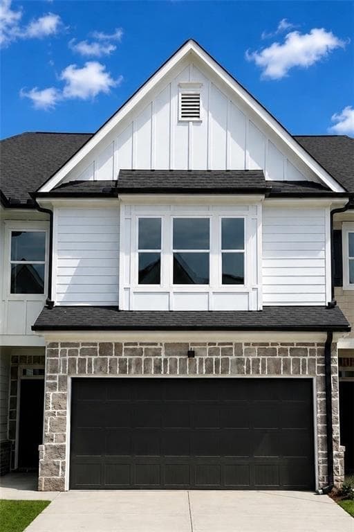 3 bedroom, 3 bathroom, 1,660 sq ft townhouse for rent at 19 Crest Drive 2, Hartwell, GA 30643 for $2,200 a month — photo 1 of 17