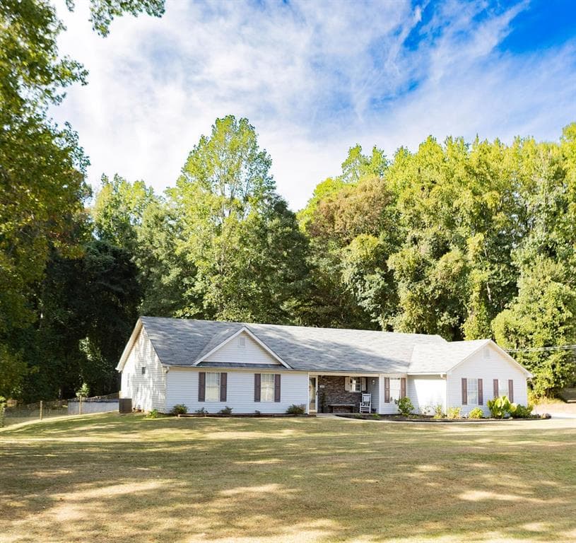 4 bedroom, 3 bathroom, 1,854 sq ft home for sale at 160 Eastwood Forest, Covington, GA