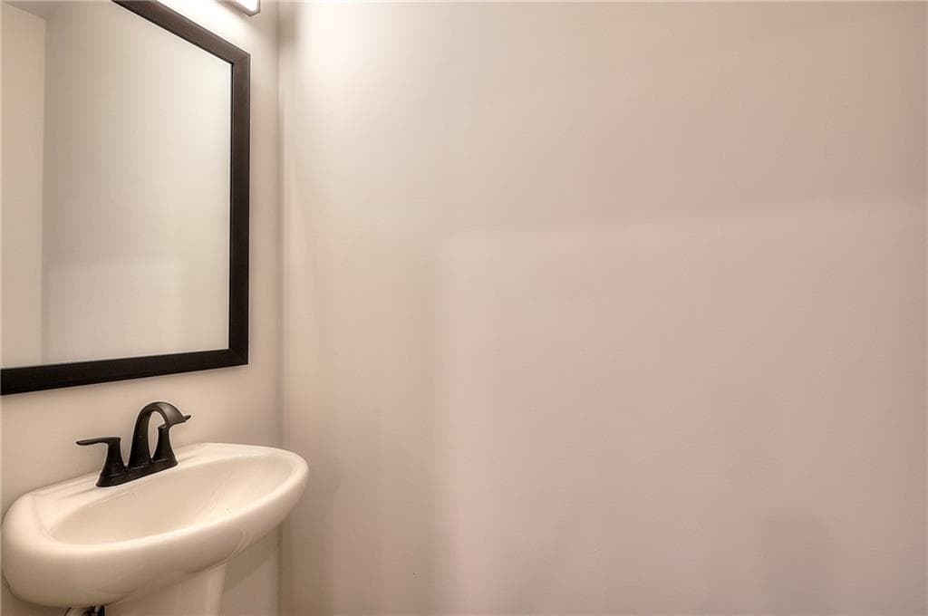 3 bedroom, 3 bathroom, 1,660 sq ft townhouse for rent at 29 Crest Drive 4, Hartwell, GA 30643 for $2,200 a month — photo 7