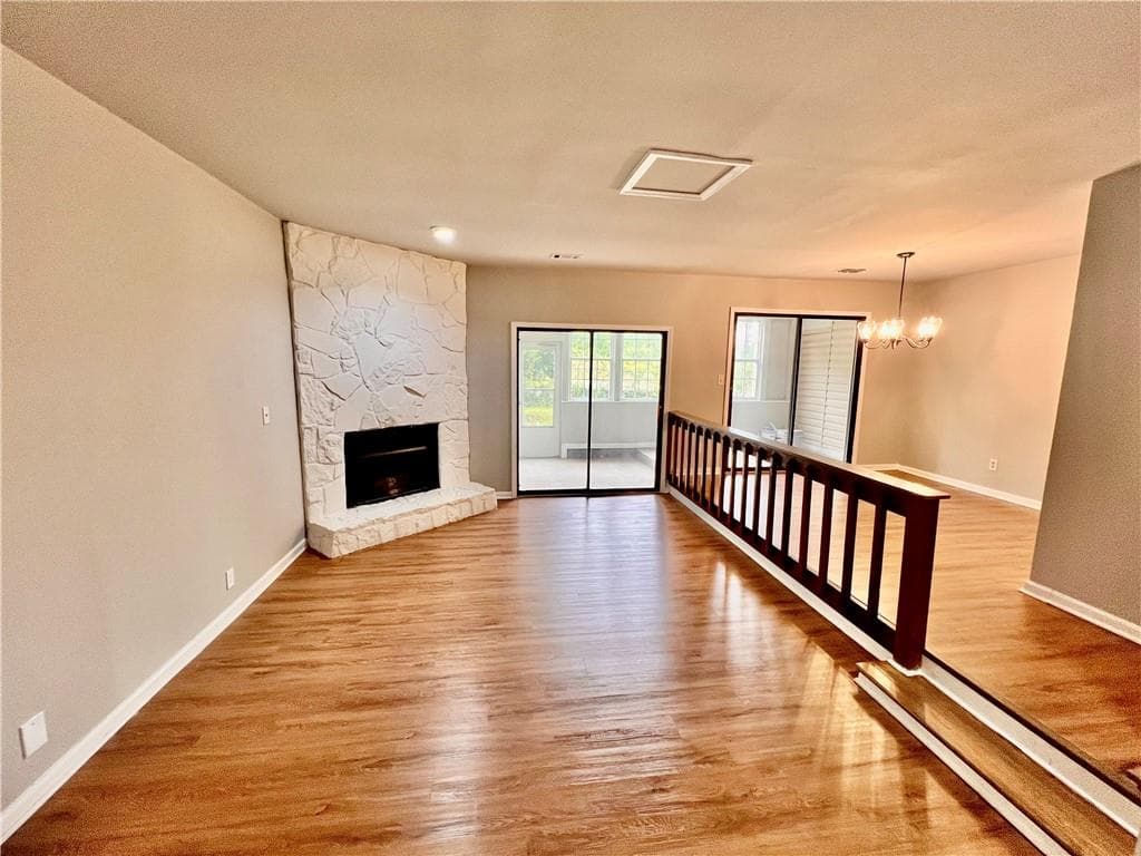 2 bedroom, 3 bathroom, 1,263 sq ft townhouse for sale at 3275 Tennington Place, Lawrenceville, GA 30044 — photo 5