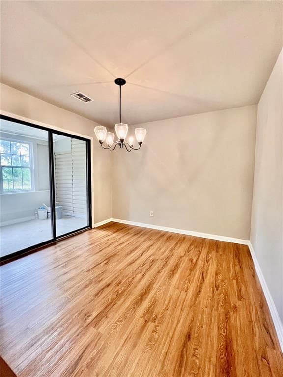 2 bedroom, 3 bathroom, 1,263 sq ft townhouse for sale at 3275 Tennington Place, Lawrenceville, GA 30044 — photo 7