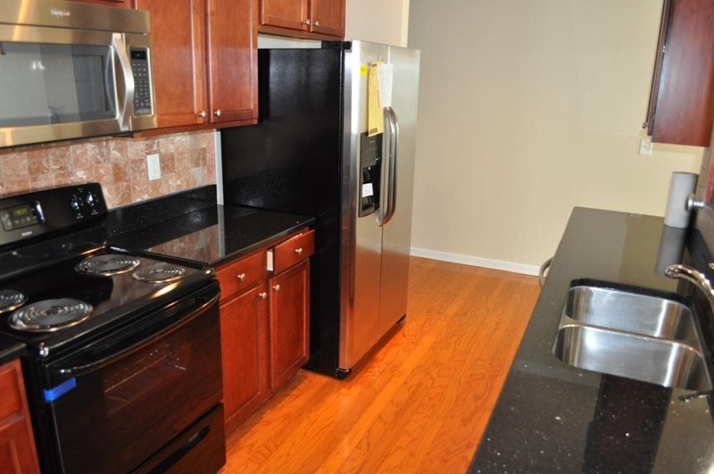 2 bedroom, 3 bathroom, 2,028 sq ft townhouse for rent at 941 Pierce Ivy Court, Lawrenceville, GA 30043 for $1,990 a month — photo 5