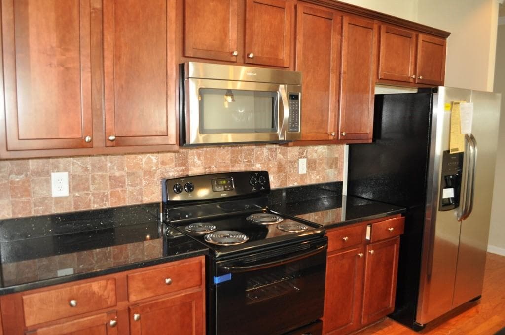 2 bedroom, 3 bathroom, 2,028 sq ft townhouse for rent at 941 Pierce Ivy Court, Lawrenceville, GA 30043 for $1,990 a month — photo 8