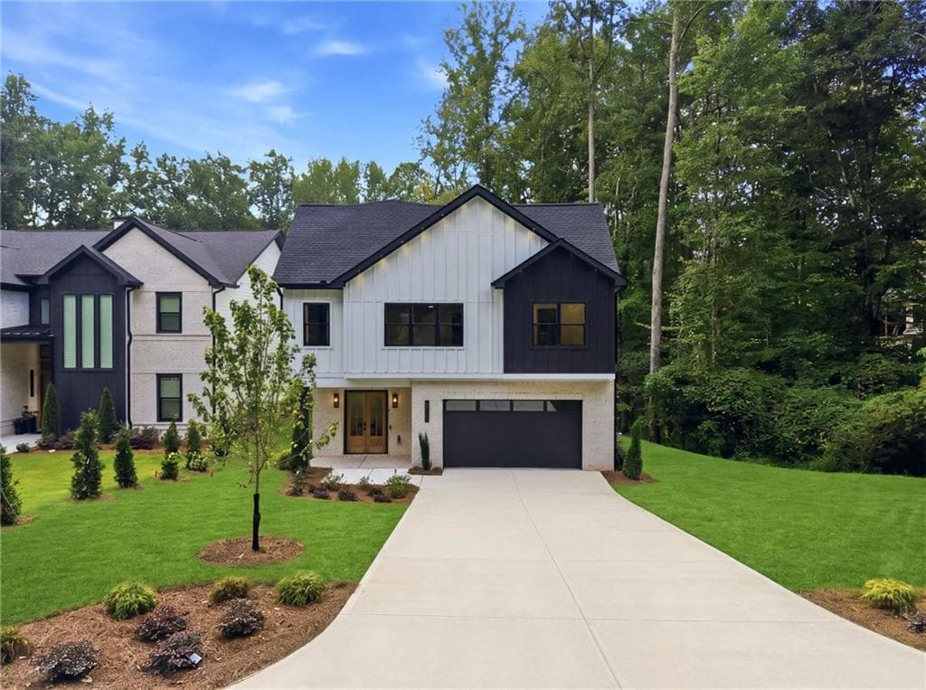 5 bedroom, 6 bathroom, 3,920 sq ft single family residence for sale at 5028 Hidden Branch Drive, Sugar Hill, GA 30518 — photo 4