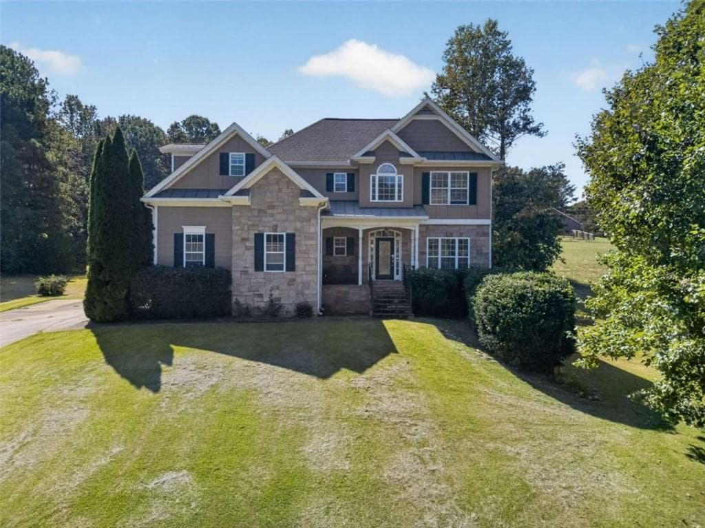 4 bedroom, 4 bathroom, 2,658 sq ft home for sale at 109 W Lake Boulevard, Carrollton, GA