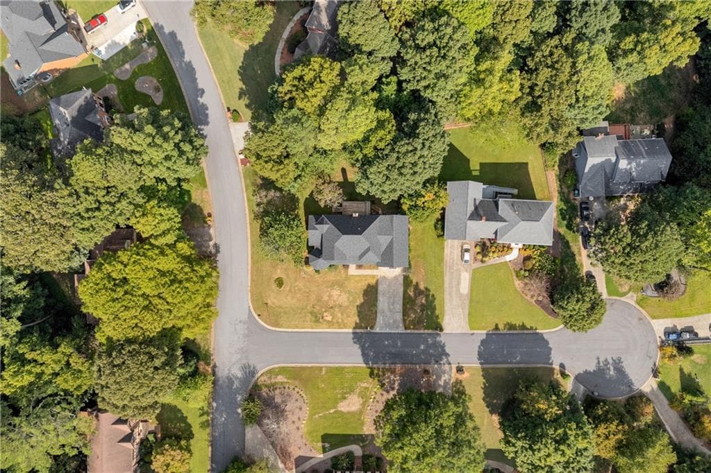 5 bedroom, 3 bathroom, 3,078 sq ft single family residence for sale at 667 Michelle Court, Lawrenceville, GA 30044 — photo 2