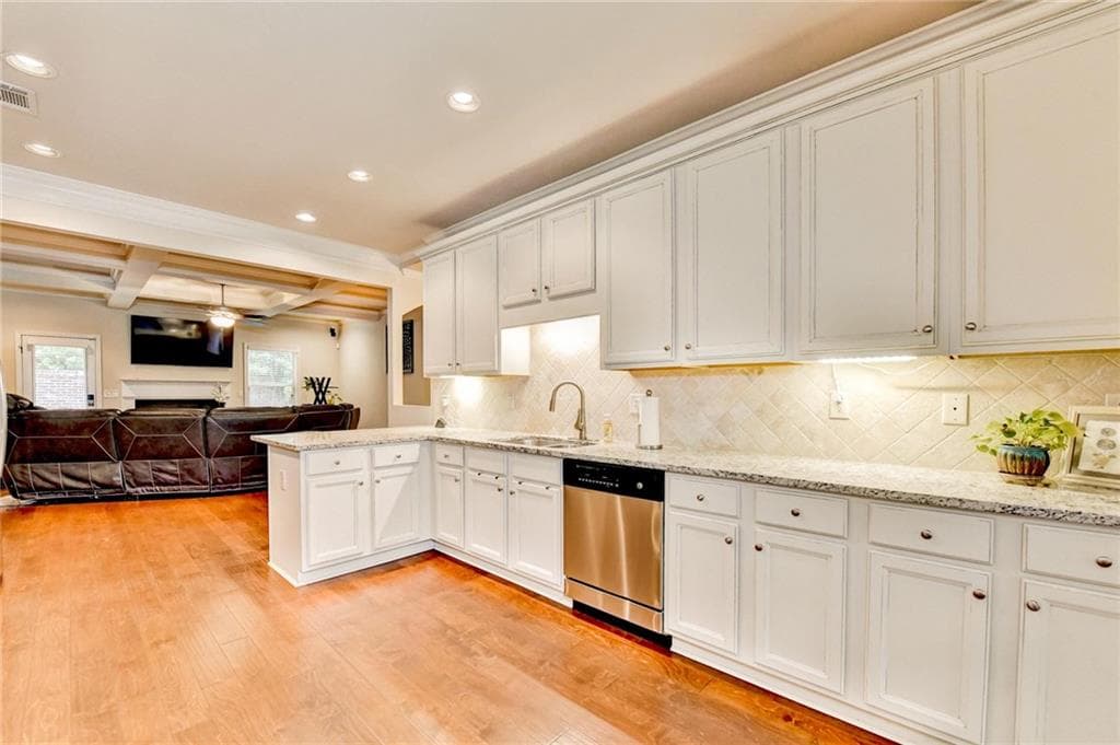 4 bedroom, 3 bathroom, 2,792 sq ft single family residence for sale at 2583 Madison Mae Lane, Grayson, GA 30017 — photo 8
