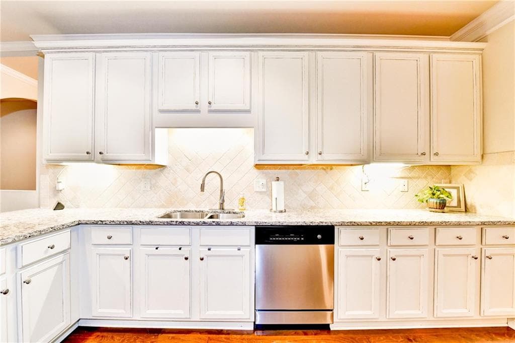 4 bedroom, 3 bathroom, 2,792 sq ft single family residence for sale at 2583 Madison Mae Lane, Grayson, GA 30017 — photo 9