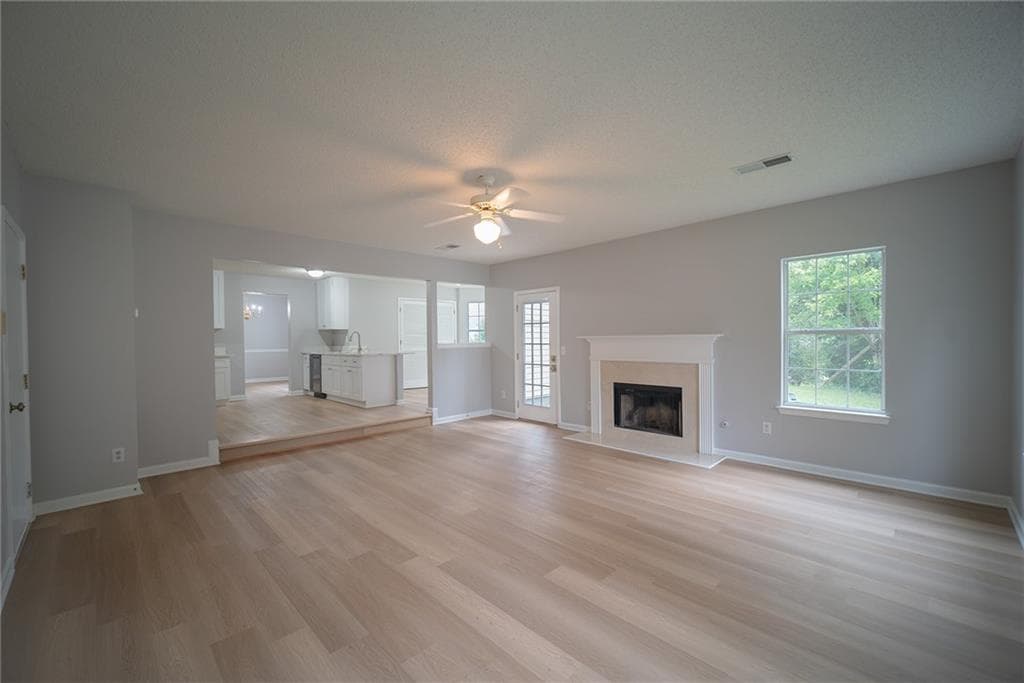 4 bedroom, 3 bathroom, 2,498 sq ft single family residence for sale at 7009 Brecken Trace, Lithonia, GA 30058 — photo 10