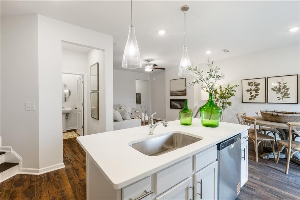 3 bedroom, 3 bathroom, 1,736 sq ft townhouse for sale at 2758 Willowtree Circle, Kennesaw, GA 30144 — photo 8