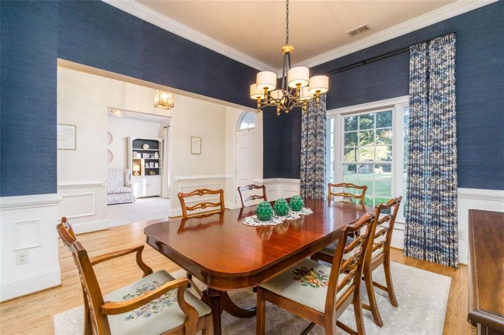 5 bedroom, 4 bathroom, 4,408 sq ft single family residence for sale at 9325 Spinnaker Lane, Gainesville, GA 30506 — photo 5