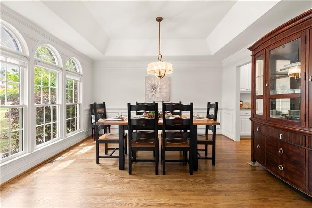 5 bedroom, 5 bathroom, 4,120 sq ft single family residence for sale at 4425 Woodside Court, Cumming, GA 30041 — photo 5