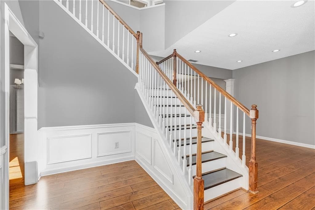 4 bedroom, 3 bathroom, 2,160 sq ft single family residence for rent at 554 Ashland Parkway, Woodstock, GA 30189 for $2,400 a month — photo 3
