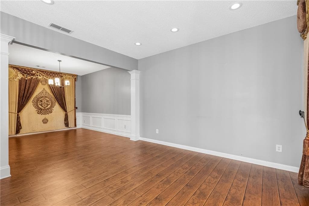 4 bedroom, 3 bathroom, 2,160 sq ft single family residence for rent at 554 Ashland Parkway, Woodstock, GA 30189 for $2,400 a month — photo 4