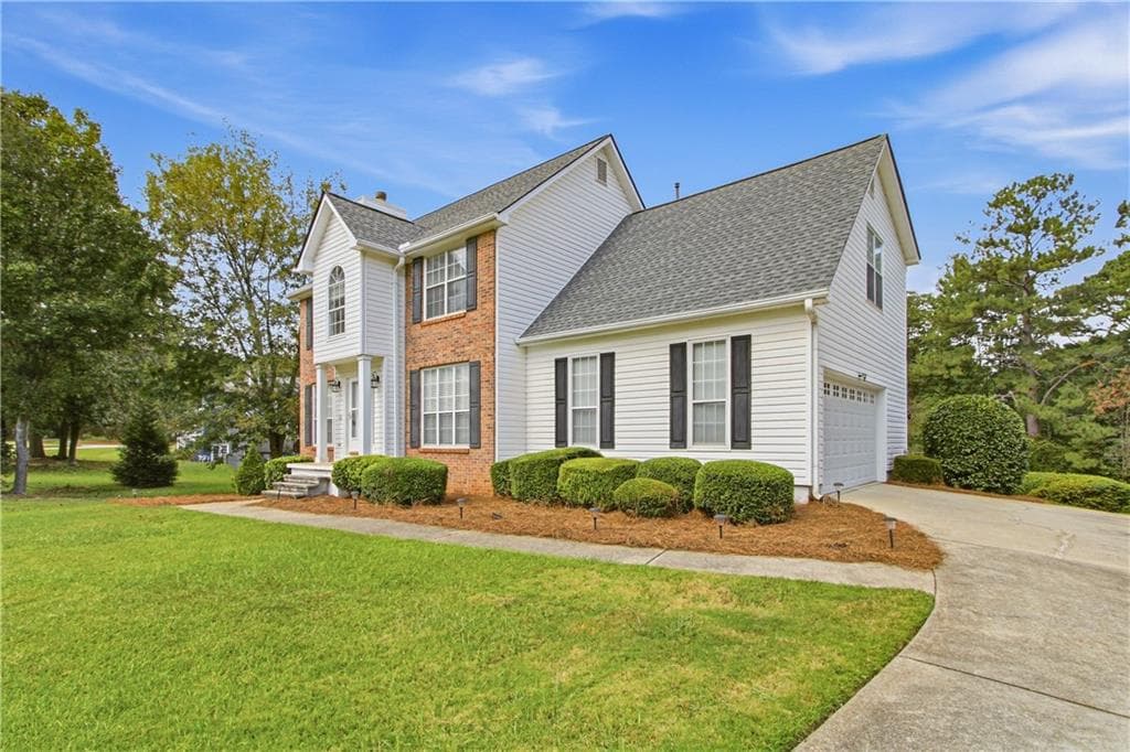 4 bedroom, 4 bathroom, 2,930 sq ft single family residence for sale at 315 Rampart Street, Mcdonough, GA 30253 — photo 2