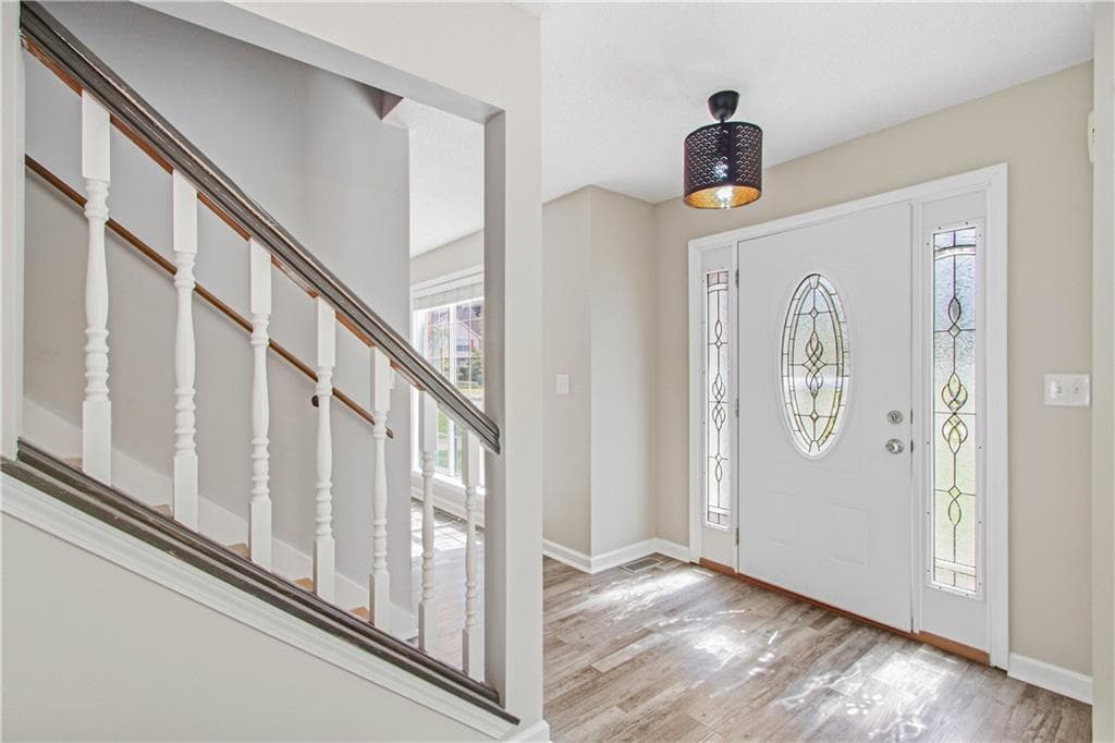 4 bedroom, 4 bathroom, 2,930 sq ft single family residence for sale at 315 Rampart Street, Mcdonough, GA 30253 — photo 3