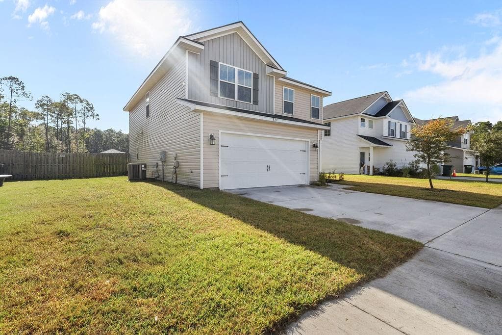 4 bedroom, 3 bathroom, 2,264 sq ft single family residence for sale at 871 Grayson Avenue, Hinesville, GA 31313 — photo 2