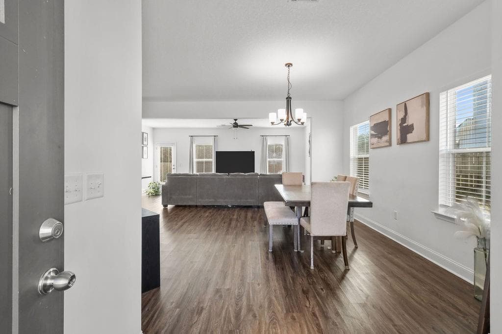 4 bedroom, 3 bathroom, 2,264 sq ft single family residence for sale at 871 Grayson Avenue, Hinesville, GA 31313 — photo 5