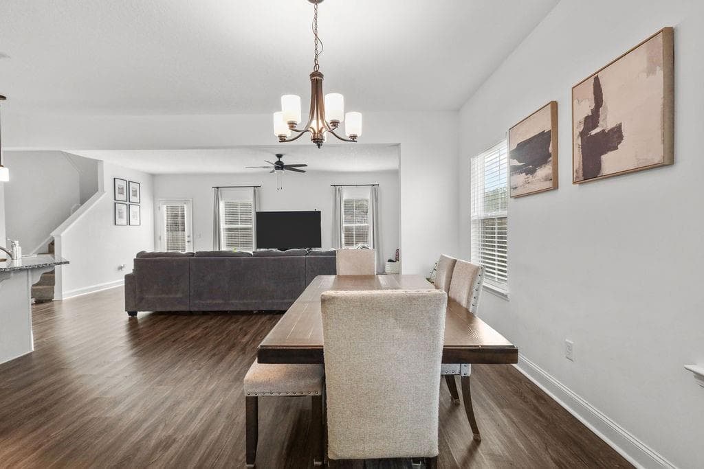 4 bedroom, 3 bathroom, 2,264 sq ft single family residence for sale at 871 Grayson Avenue, Hinesville, GA 31313 — photo 6