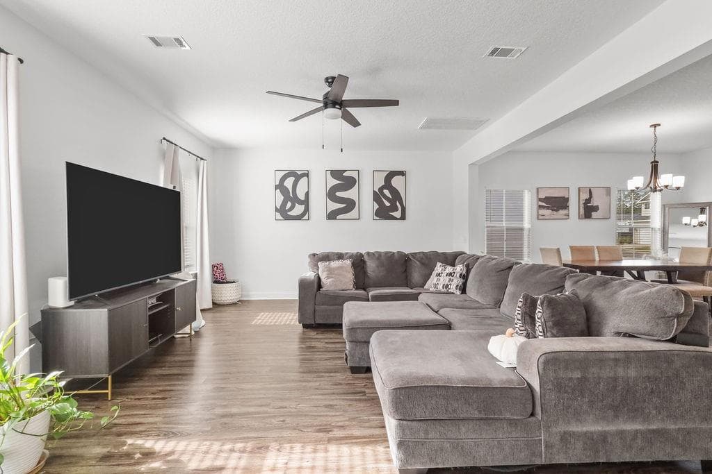 4 bedroom, 3 bathroom, 2,264 sq ft single family residence for sale at 871 Grayson Avenue, Hinesville, GA 31313 — photo 10