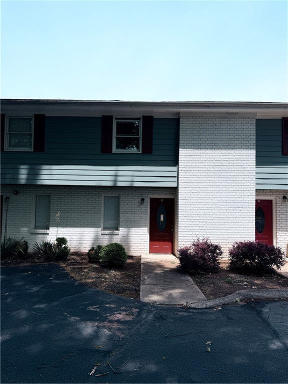 2 bedroom, 2 bathroom, 1,070 sq ft townhouse for sale at 1838 Dunlap Avenue I, East Point, GA 30344