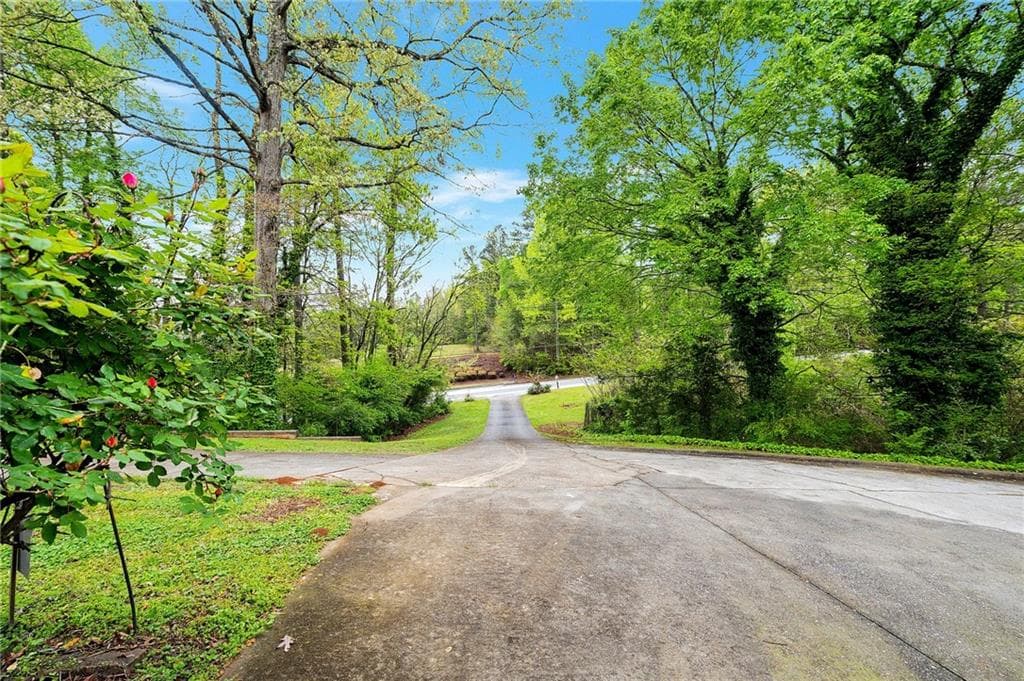4 bedroom, 3 bathroom, 2,685 sq ft single family residence for sale at 4050 Old Fairburn Road, Atlanta, GA 30349 — photo 7