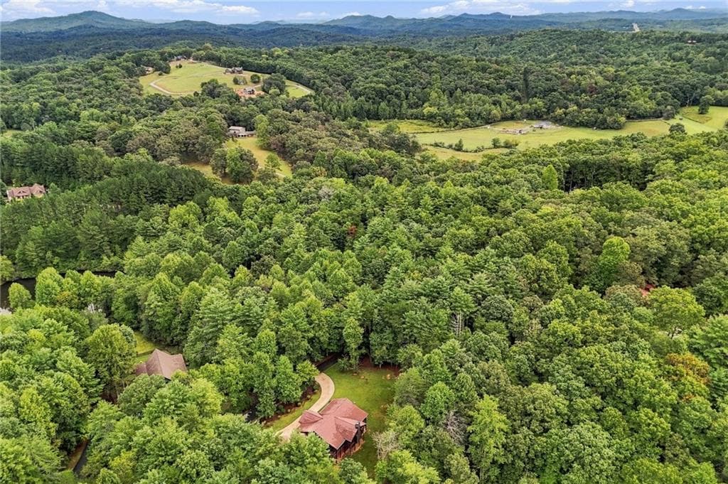 4 bedroom, 3 bathroom, 3,120 sq ft single family residence for sale at 24 Jared Road Road, Blue Ridge, GA 30513 — photo 2