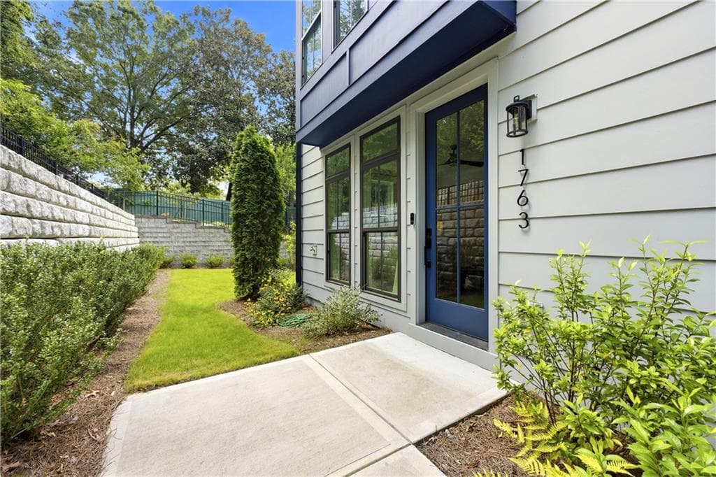 3 bedroom, 4 bathroom, 1,700 sq ft townhouse for sale at 1763 Beckham Place, Atlanta, GA 30324