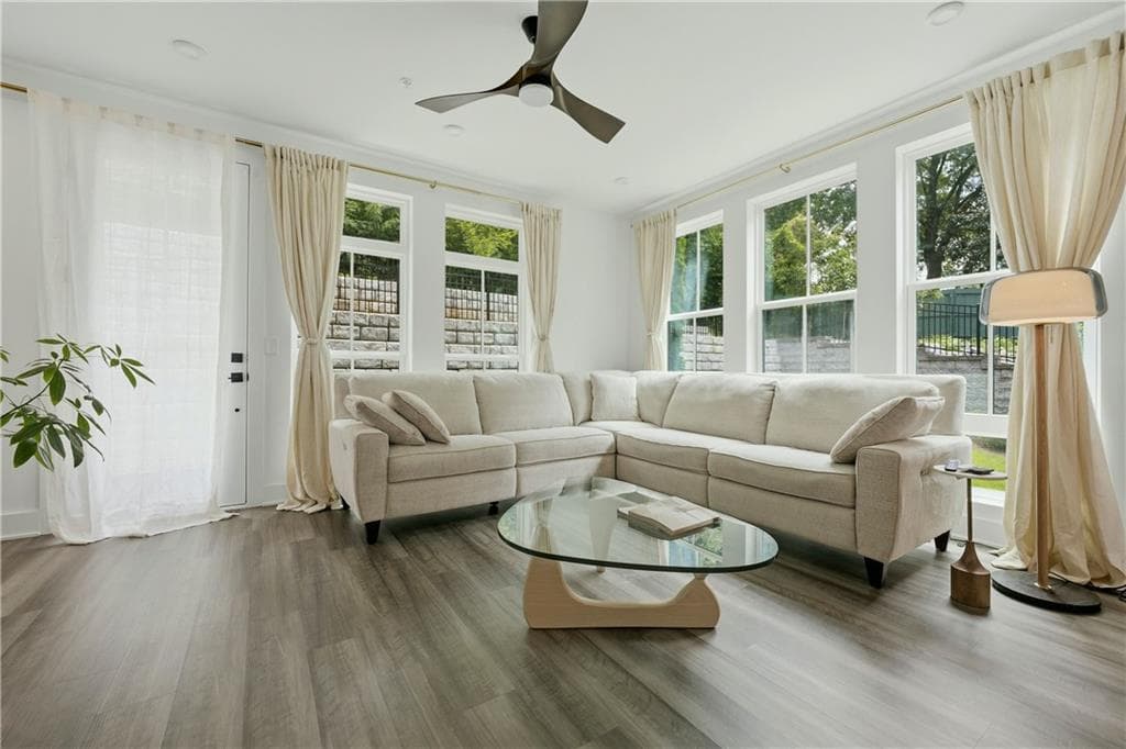 3 bedroom, 4 bathroom, 1,700 sq ft townhouse for sale at 1763 Beckham Place, Atlanta, GA 30324 — photo 2