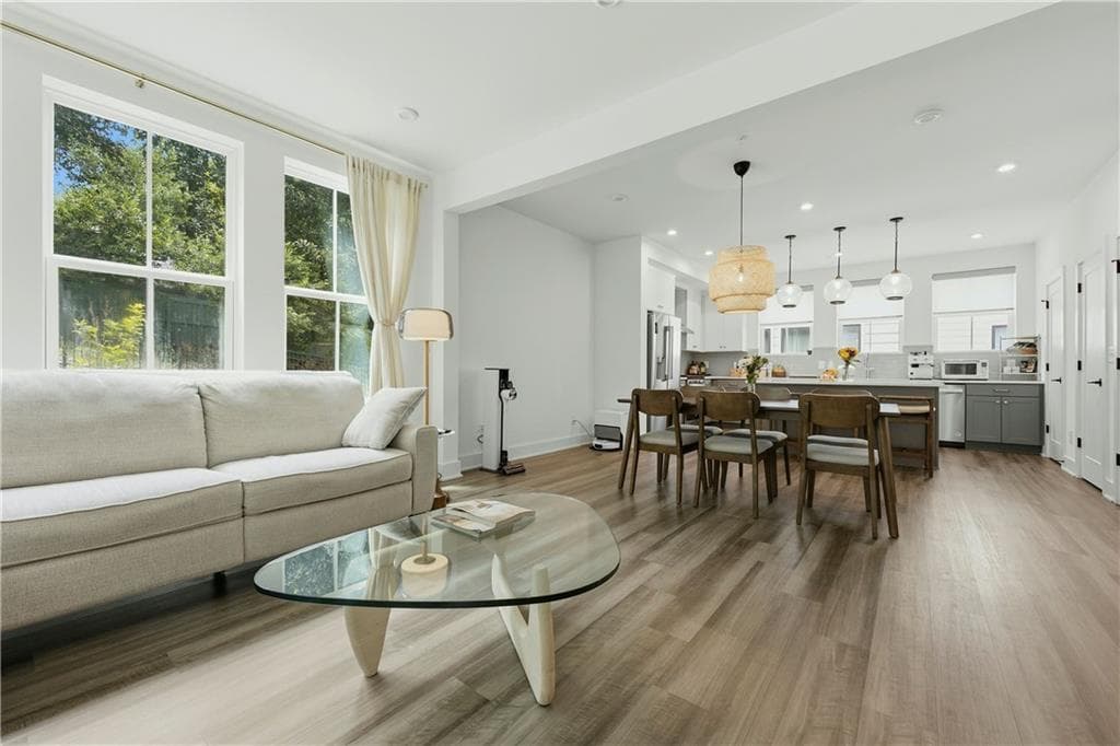 3 bedroom, 4 bathroom, 1,700 sq ft townhouse for sale at 1763 Beckham Place, Atlanta, GA 30324 — photo 4